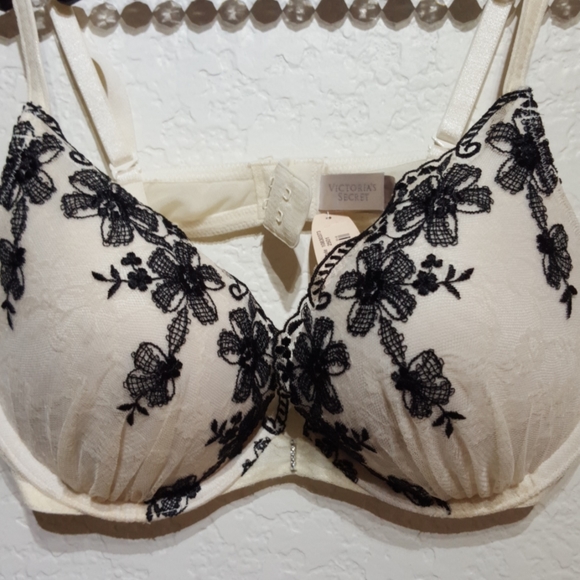 Victoria's secret push up 34C - Picture 4 of 4